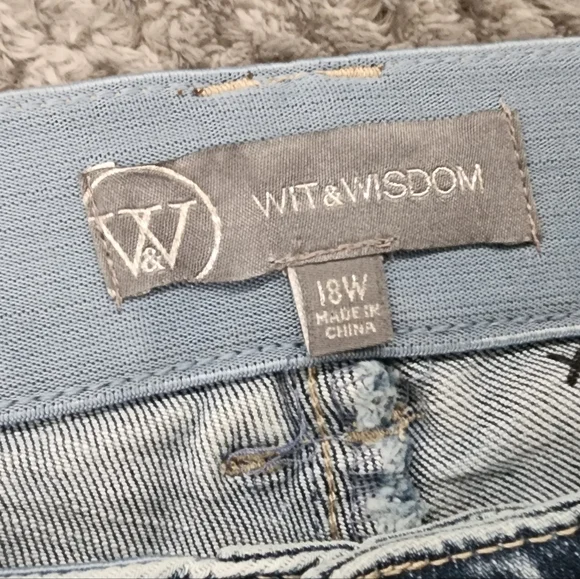 Wit & Wisdom Bennett Skyrise Rhinestone Barely Boot Jeans Size 18W NWT - Picture 5 of 11